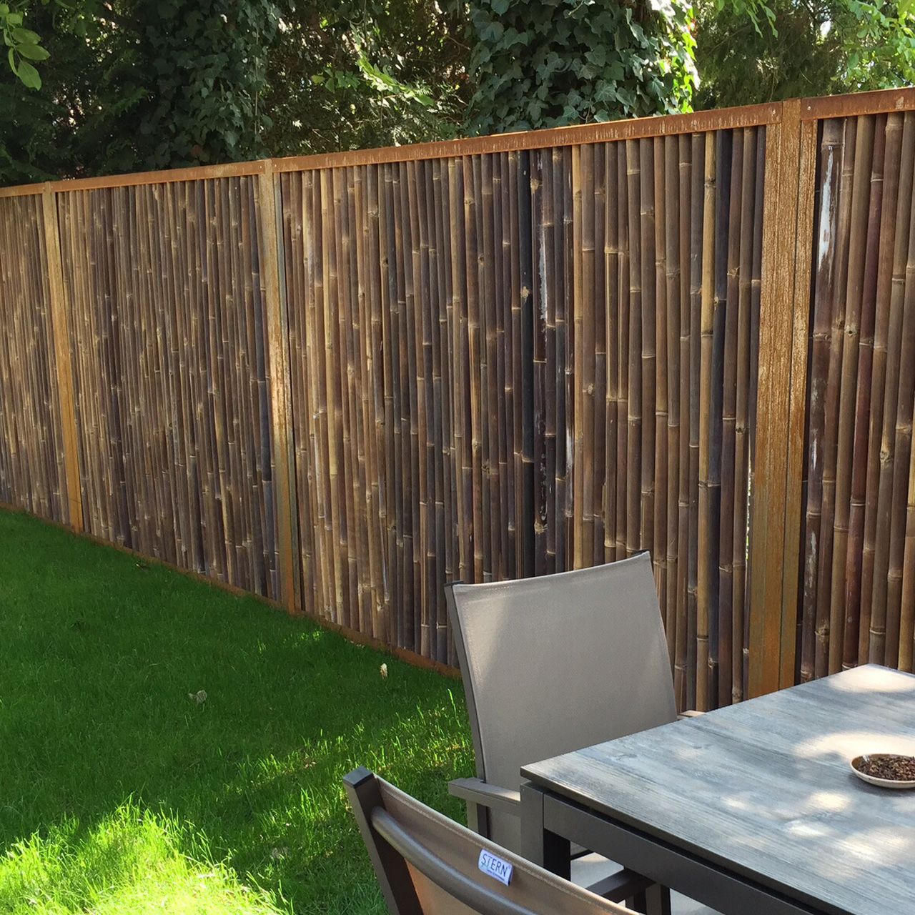 A17621_Bambus_Sichtschutzzaun_LAOS_Cortenstahl-Rahmen_6cm_braun_3_1280x1280.jpg