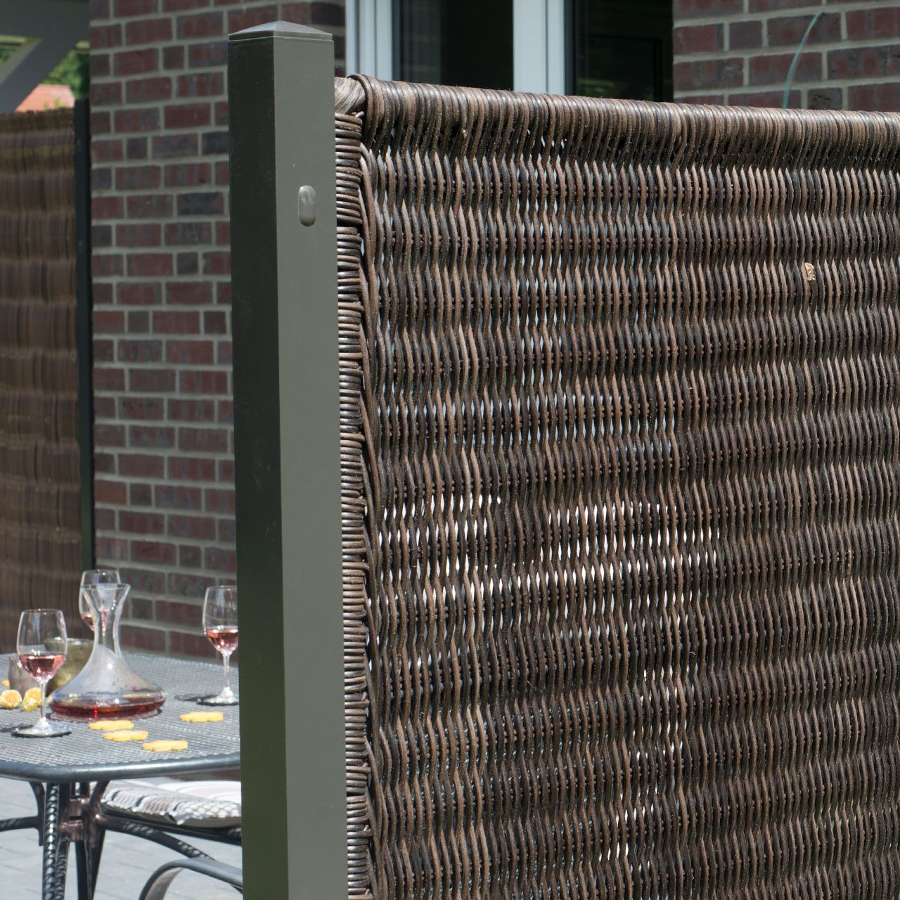 V13416_Sichtschutzwand_Kunststoffrattan_Oeland_dunkelbraun_4_1280x1280.jpg